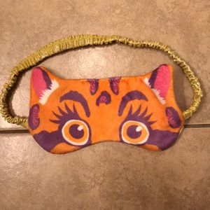 Reversible cheetah I sleeping mask